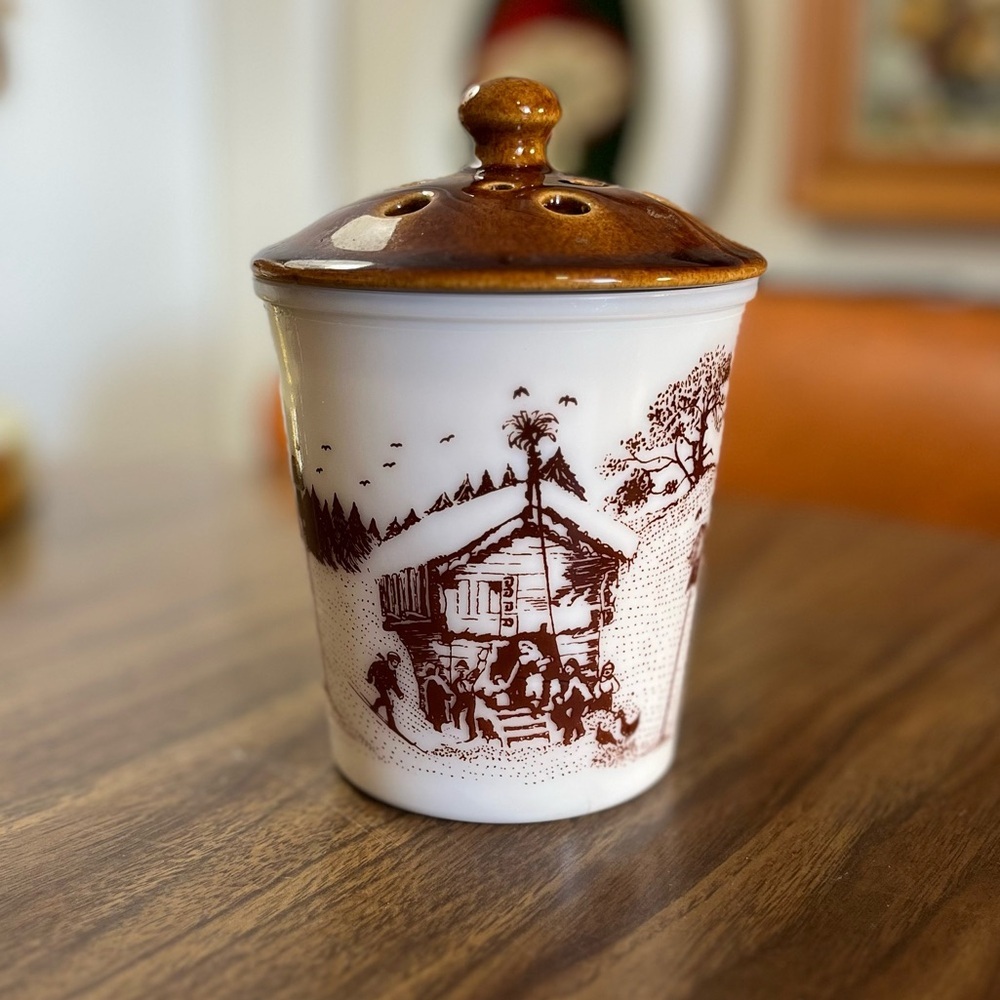 AMWAY MILK GLASS POTPOURRI JAR